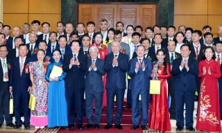 Hướng mạnh về cơ sở, bảo đảm thực sự là người bạn đồng hành của người nông dân